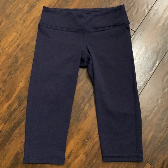 3 Pairs American Apparel Cropped Workout Leggings. Blackx2. Bluex1. Small. - Picture 8 of 15